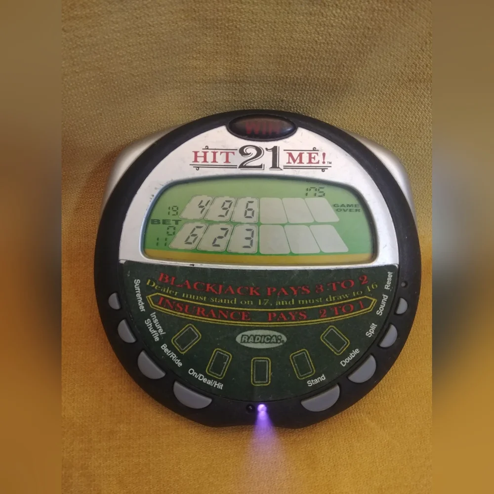 Hit 21 me vintage card game